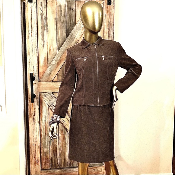 Suit (Skirt Set) Jessica Howard Faux Suede Size 6 - Picture 6 of 16